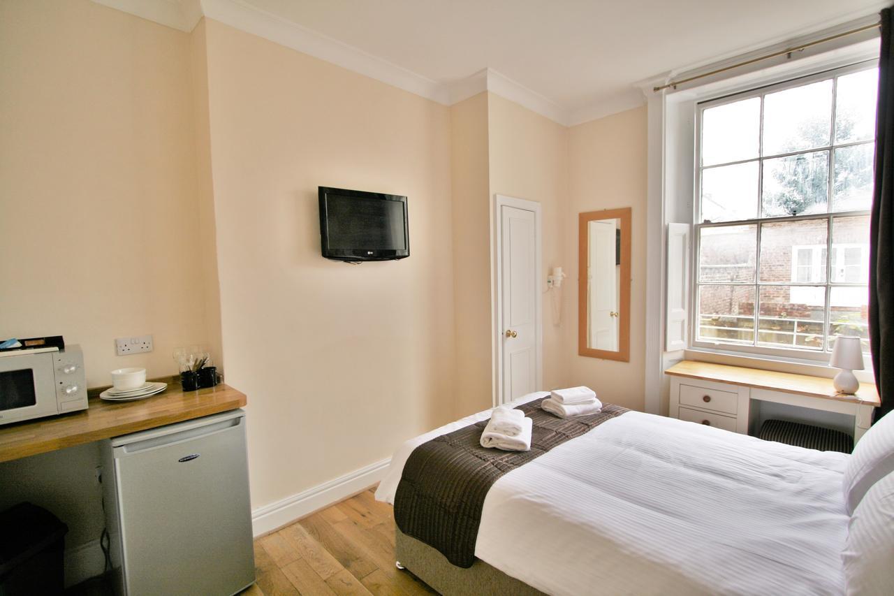צ'לטנהם Central Studios Gloucester Place By Roomsbooked מראה חיצוני תמונה