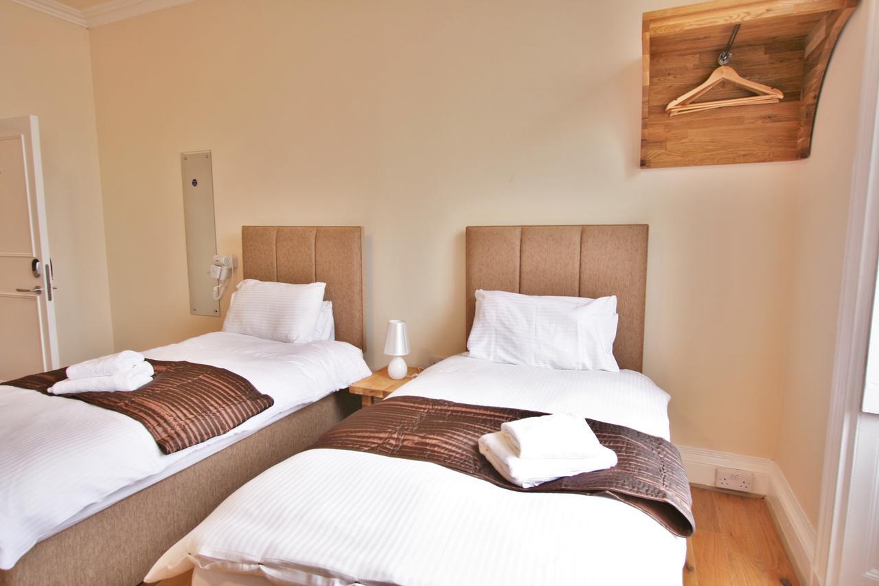 צ'לטנהם Central Studios Gloucester Place By Roomsbooked מראה חיצוני תמונה